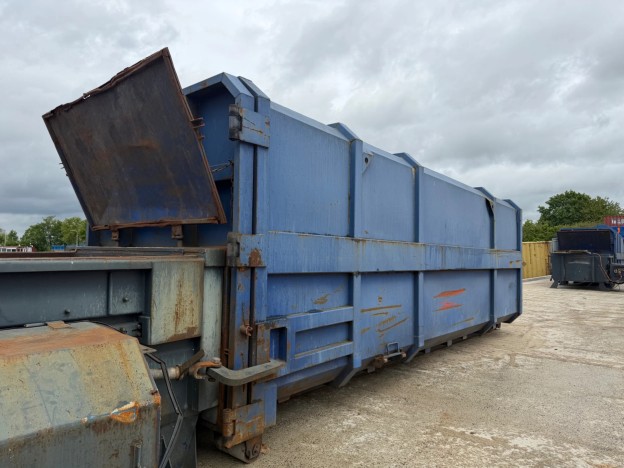 53376003-7-2.jpg